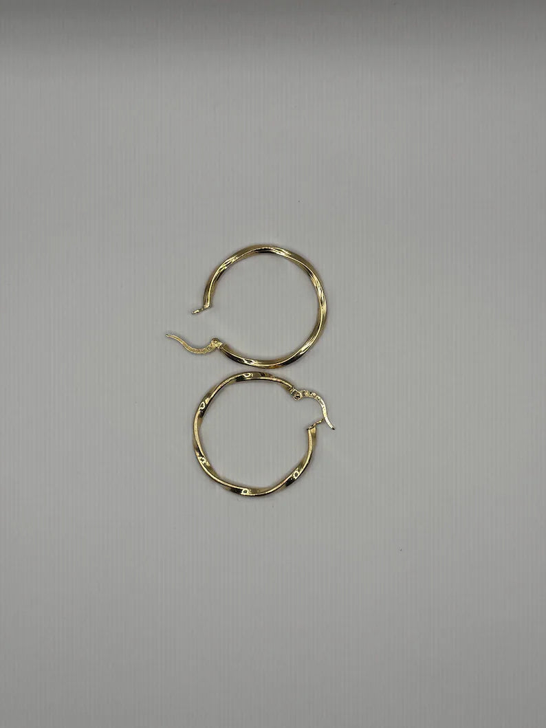 18k Gold Hoop Earrings – Solid Gold – 2.0g