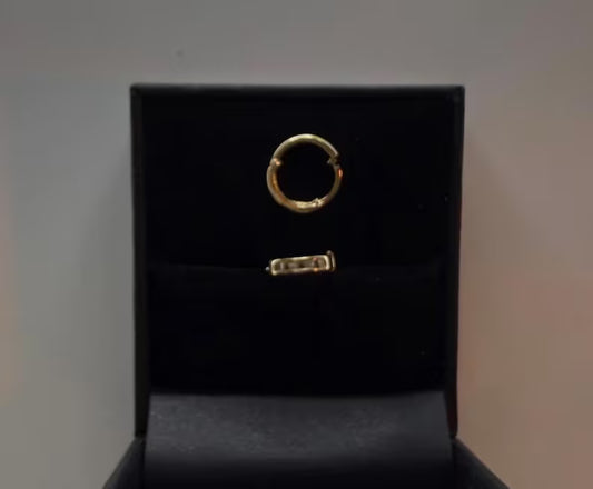 18k Gold Small Hoop Earrings with Zircon Stones – Solid Gold – 0.9g