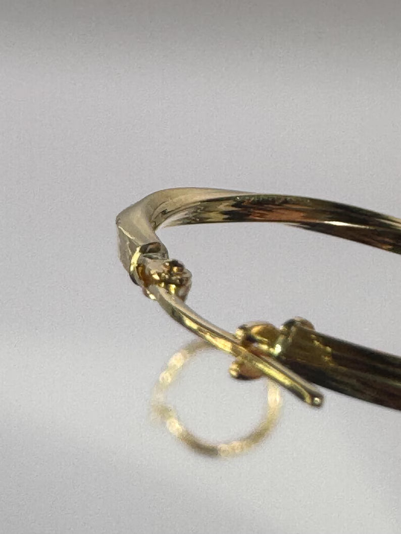 18k Gold Classic Hoop Earrings – Solid Gold – 1.9g