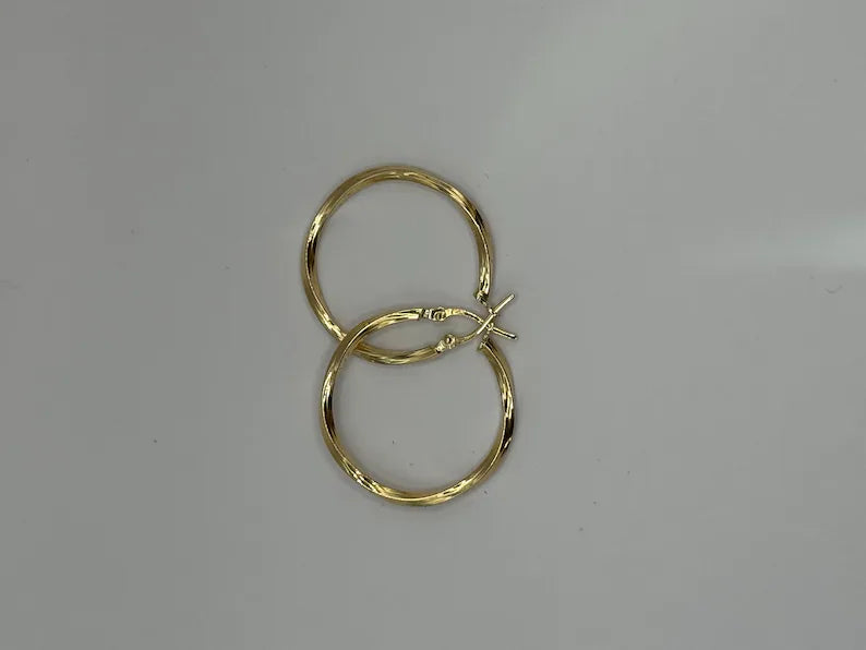 18k Gold Classic Hoop Earrings – Solid Gold – 1.9g