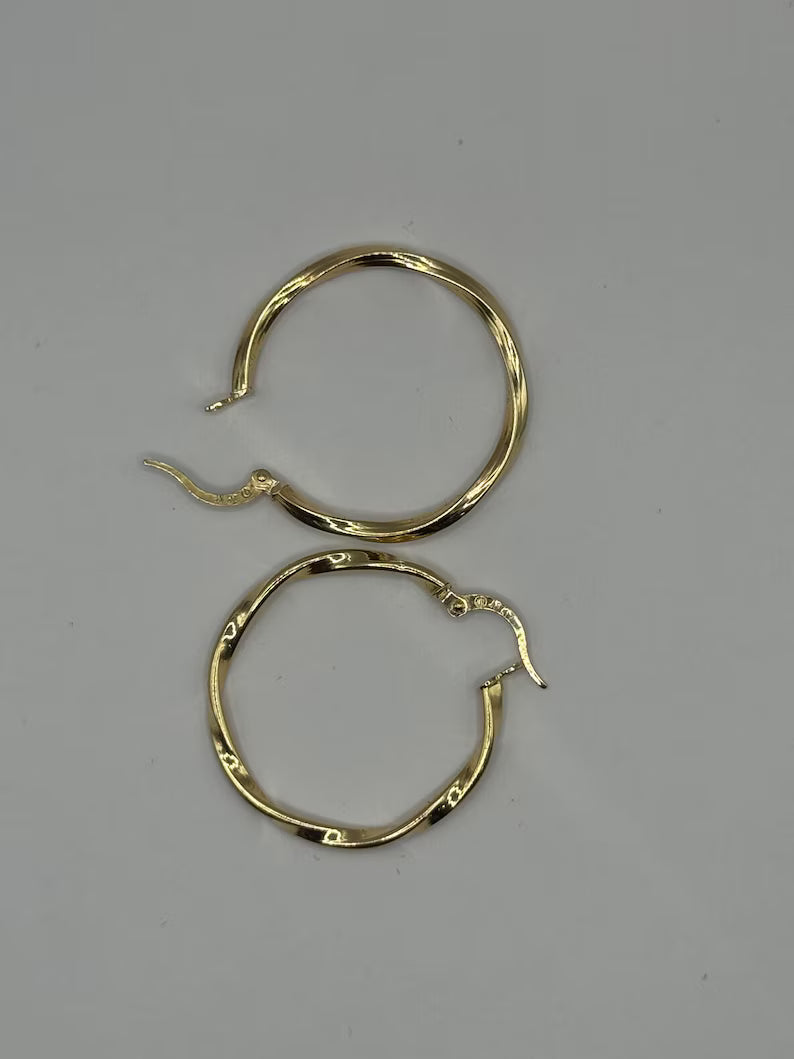 18k Gold Hoop Earrings – Solid Gold – 2.0g