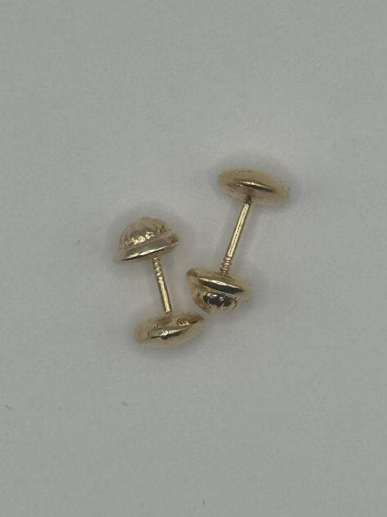 18k Gold Heart Stud Earrings – Solid Gold – 0.6g