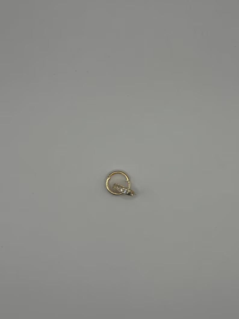 18k Gold Small Hoop Earrings with Zircon Stones – Solid Gold – 0.9g